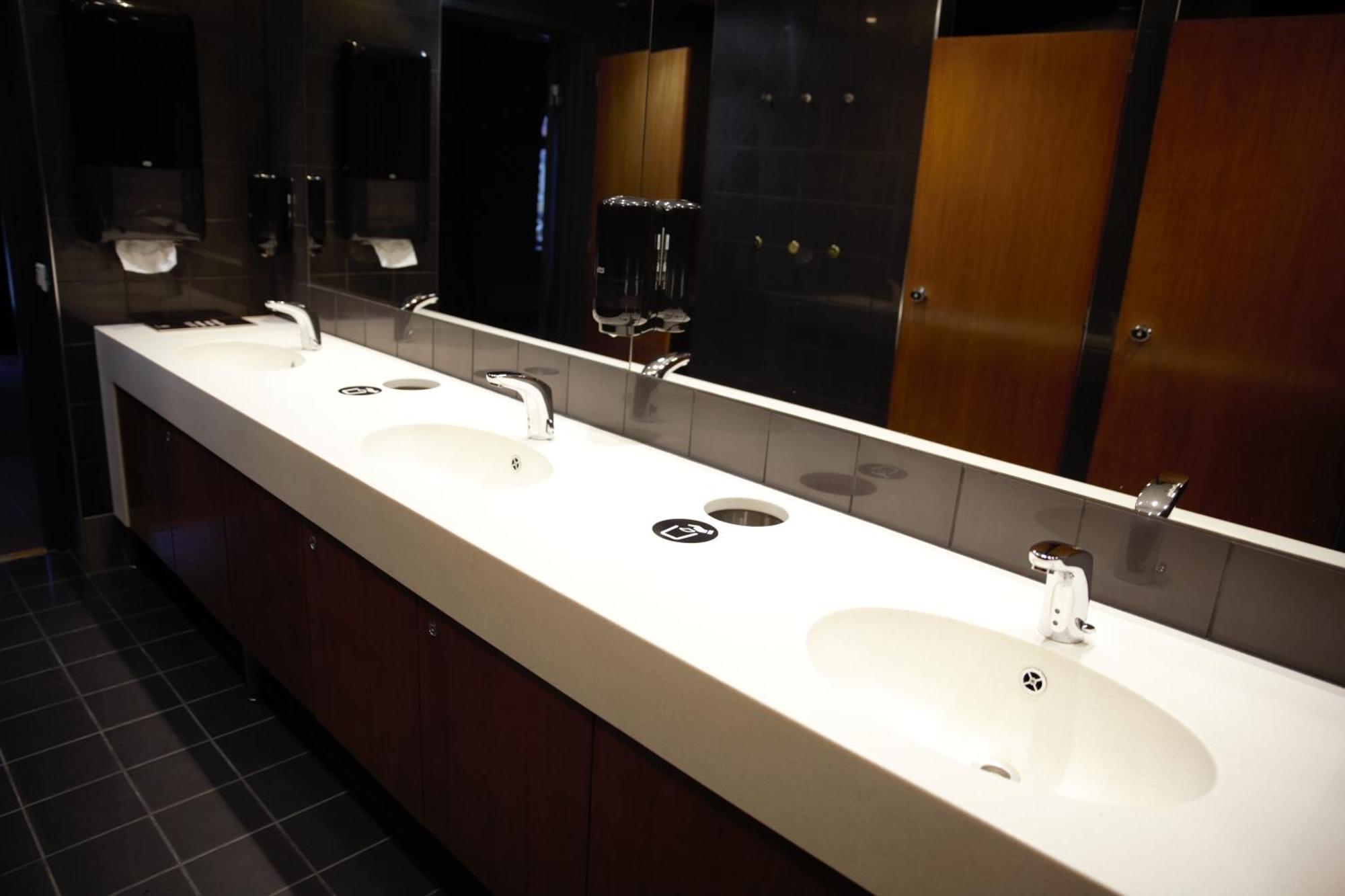 Indoor Camping Helsinki Otel Dış mekan fotoğraf